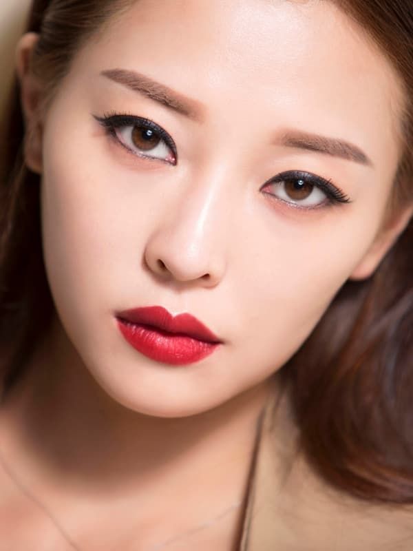 COLOR DEEP Claret Red  Тинт-кушон для губ, цвет Бордовый красный